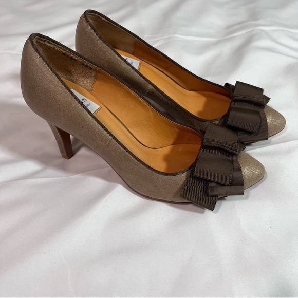 Lanvin en blew Heels with Bow Accent - Picture 2 of 10